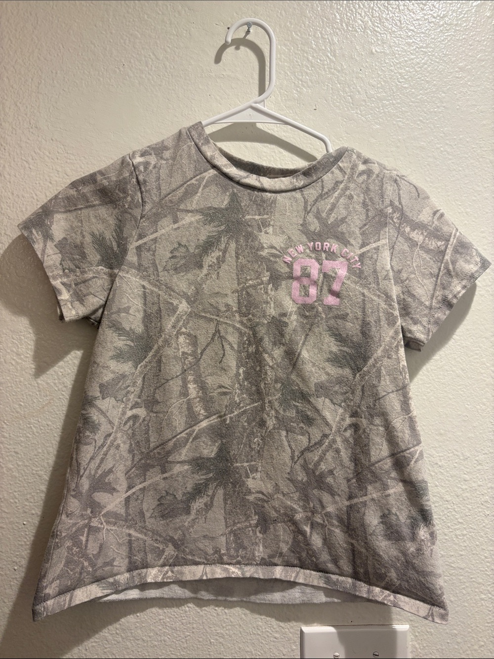 Aeropostale Gray Camo Tee with Pink 87 Detail